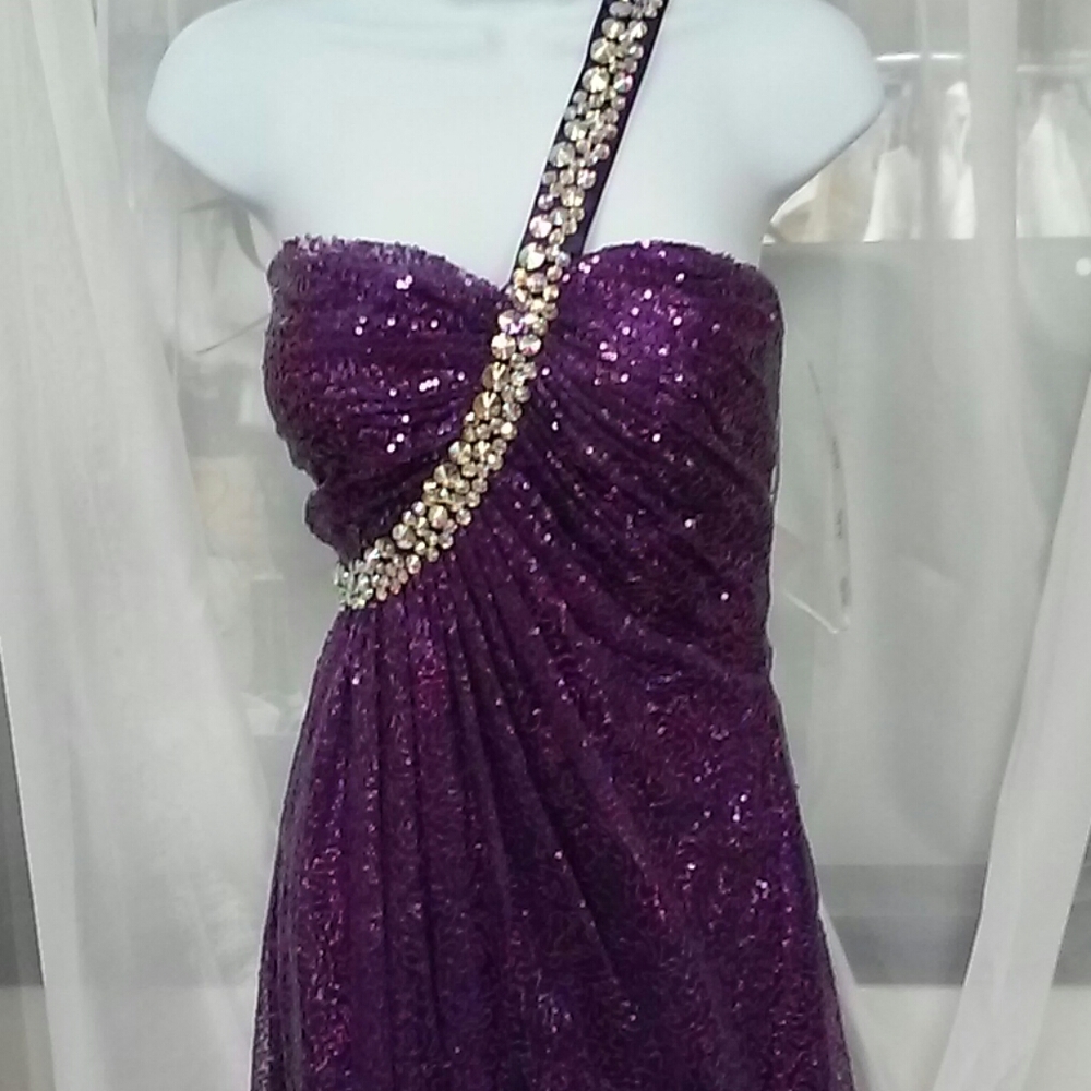 Prom Dress - Picture 2 of 5